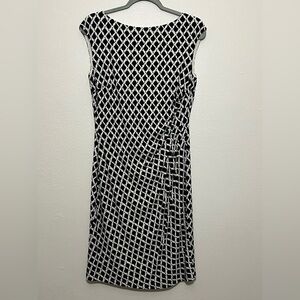 Lauren Ralph Lauren Size 10 Slinky Dress white and navy blue sleeveless tank